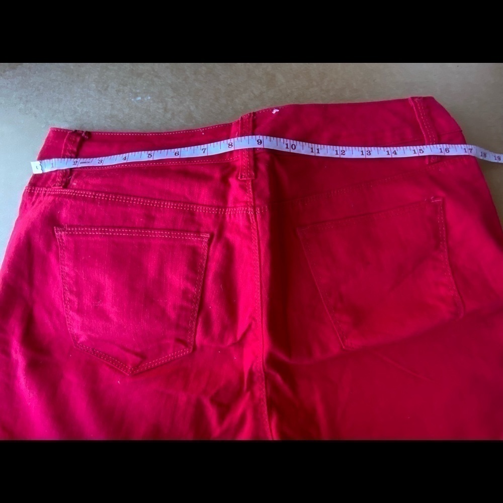 EUC Red Relativity Shorts. Size‎ 12 - Picture 5 of 5